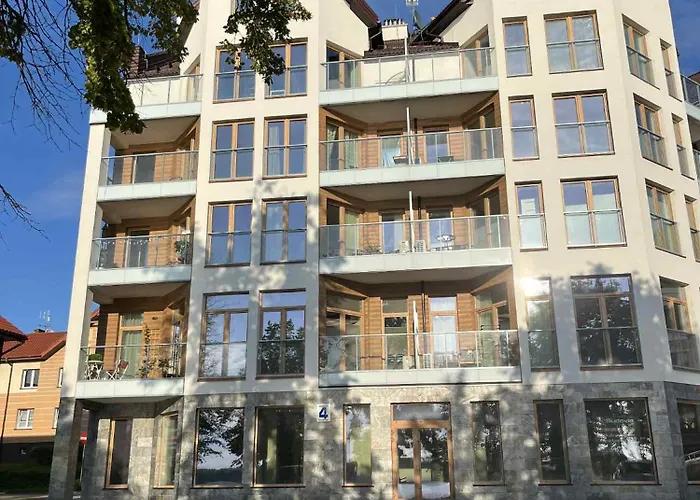 Kawalerka Nad Jeziorem Apartment *